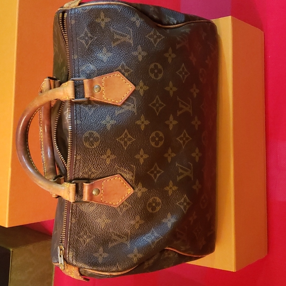 Louis Vuitton Handbags - LV Speedy 30